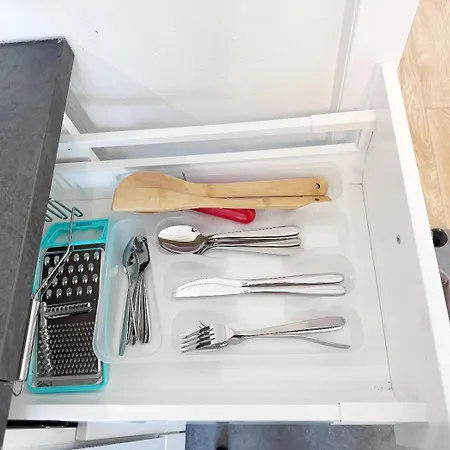 Vaz Home-at-work Fuer Monteure Und Fachkraefte Tv, Wlan, Balkon, Kueche, Parkplatz Essen