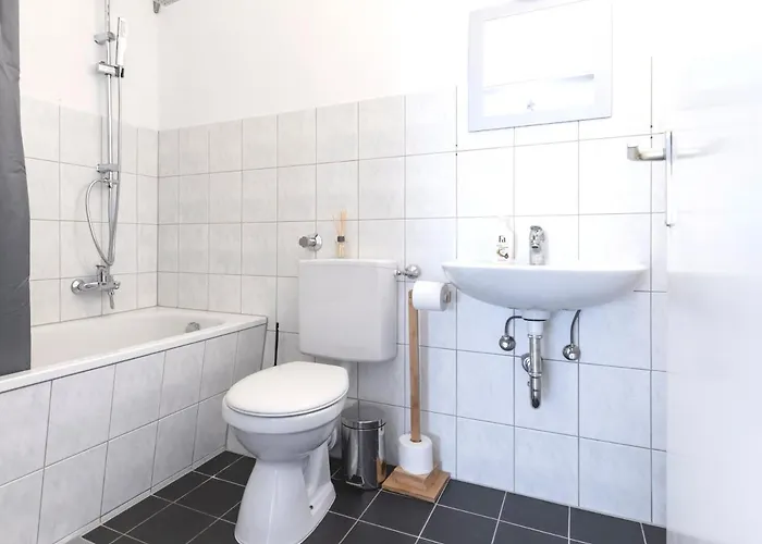 Apartment Vaz E03 Für Monteure Und Fachkräfte Tv, Wlan, Balkon, Küche, Parkplatz *